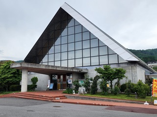 ガラスミュージアム SUWAガラスの里